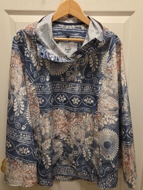 Hershell Supply Poncho Rain Jacket.  Muted Blues Batik Pattern.  Women's XS